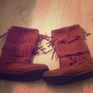 Minnetonka 3 layer fringe boots